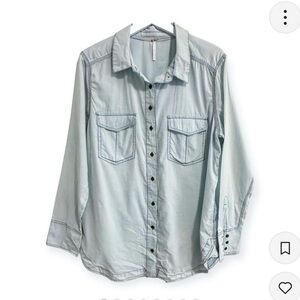 Free People Last Chance Chambray Button Down Shirt,
Size S
Color Chambray